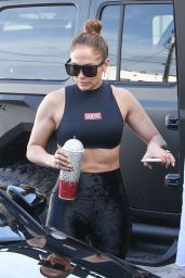 Jennifer Lopez in Gym Ready Outfit 05/17/2020