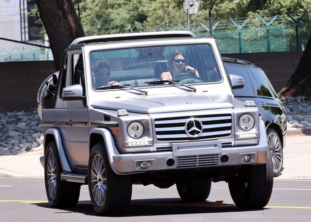 Kendall Jenner in Her G-Wagon in Los Angeles 05/25/2020 • CelebMafia