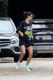 Kendall Jenner - Skateboarded in Los Angeles 05/12/2020 • CelebMafia