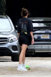 Kendall Jenner - Skateboarded in Los Angeles 05/12/2020 • CelebMafia