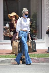 Laeticia Hallyday - Shopping For Groceries in Pacific Palisades 05/23/2020