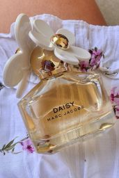 Landry Bender - Marc Jacobs Fragrances Friends of Daisy Collection