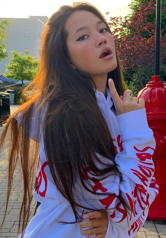 Lily Chee - Social Media Pics and Videos 05/26/2020
