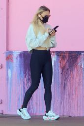 Melissa Ordway in Tights - Ralphs in LA 05/11/2020