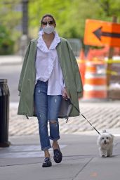 Olivia Palermo Street Style - Walking Her Dog 05/19/2020