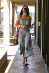 Alessandra Ambrosio Outfit 06/04/2020
