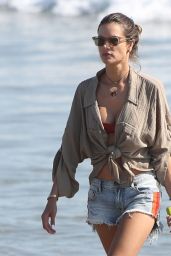 Alessandra Ambrosio - Plays Paddle Ball on the Beach in Santa Monica 06/10/2020