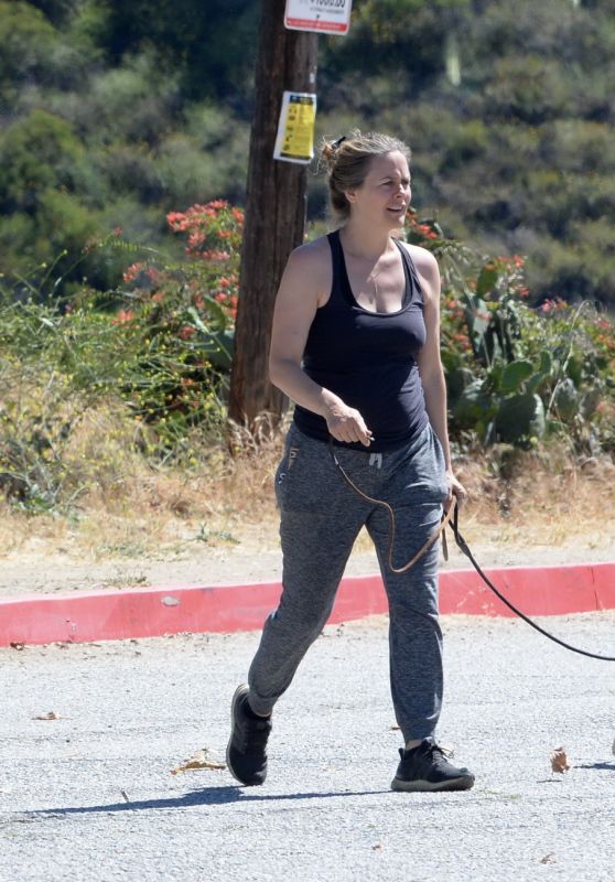 Alicia Silverstone - Out For a Hike in LA 06/07/2020