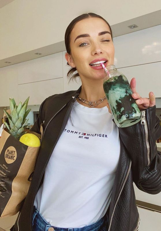 Amy Jackson - Instagram Photos and Video 06/08/2020