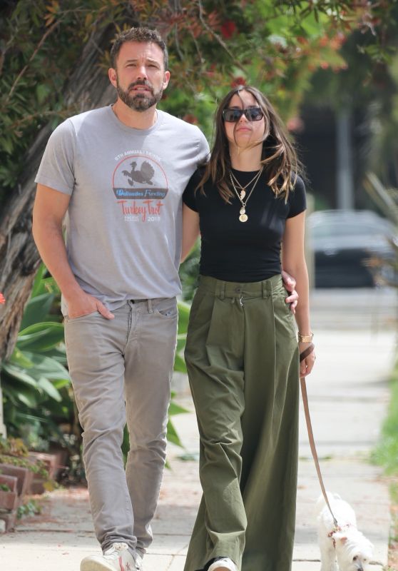 Ana De Armas and Ben Affleck - Out on a Stroll in Venice Beach 06/22/2020