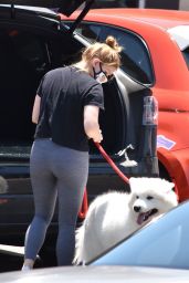 Ariel Winter at the Vet