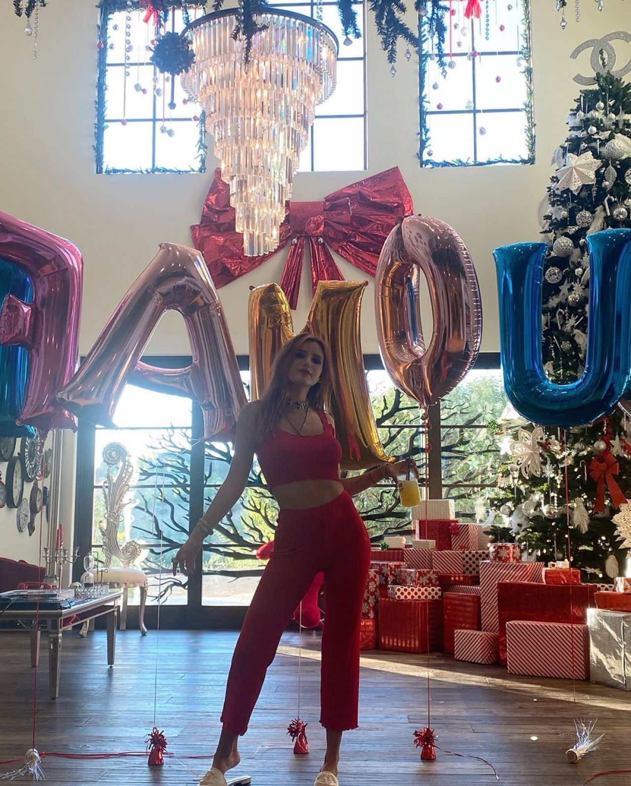 Bella Thorne Instagram Photos and Videos 06/16/2020.