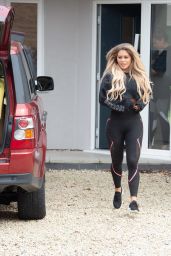 Bianca Gascoigne - Outside Her House in North London 06/17/2020