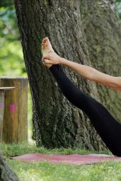 Caprice Bourret - Streaming Her Online Yoga Classes From a Park in London 06/13/2020