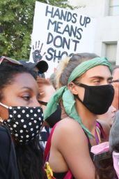 Cara Delevingne - Protesting in LA 06/03/2020