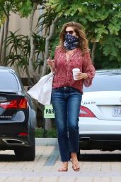 Cindy Crawford in Casual Outfit - Malibu 06/01/2020