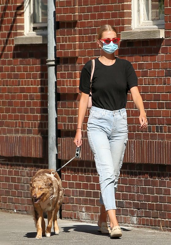 Daphne Groeneveld - Walks Her Dog in New York City 06/24/2020