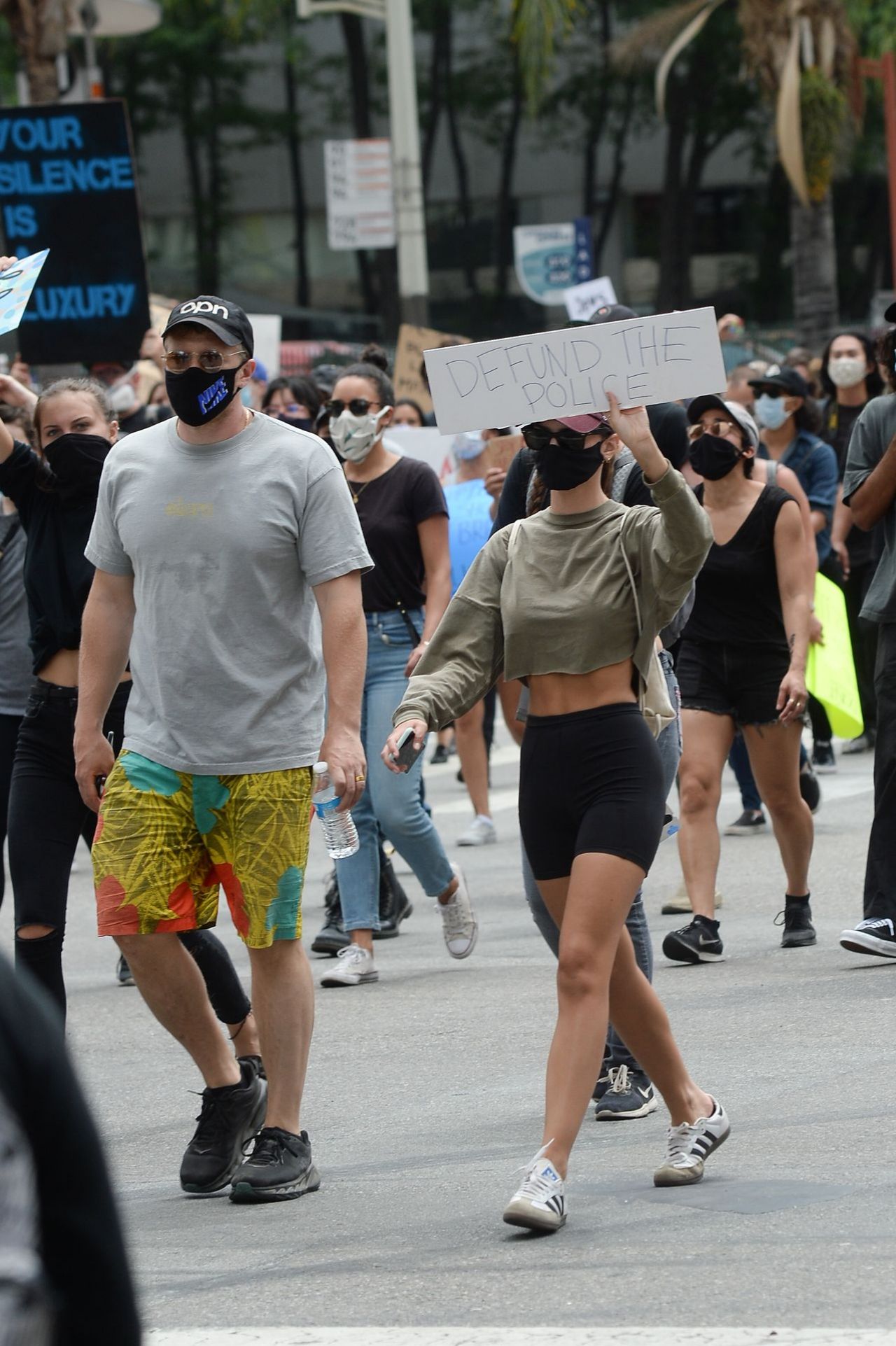 Emily Ratajkowski - Black Lives Matter Protest in LA 06/02/2020