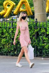 Emily Ratajkowski in Summer Dress - New York 06/25/2020
