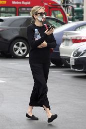 Emma Roberts - Getting Coffee in Los Angeles 06/05/2020