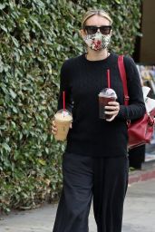 Emma Roberts - Getting Coffee in Los Angeles 06/05/2020