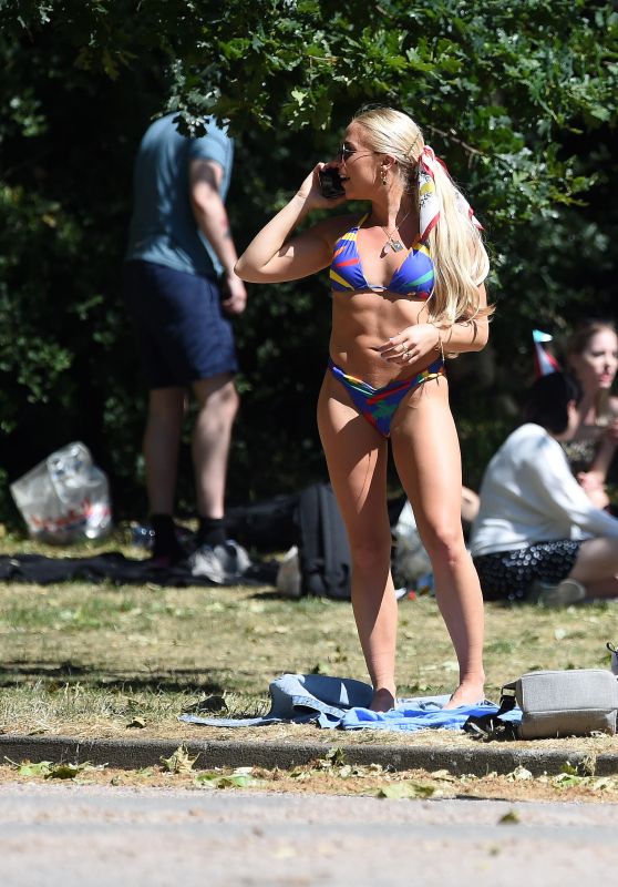 Gabby Allen in a Tiny Blue Bikini - London 06/01/2020