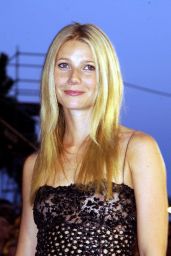 Gwyneth Paltrow - "Frida" Premiere (2002)