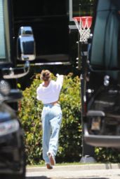 Hailey Bieber and Justin Bieber - Playing Basketball in Beverly Hills 06/14/2020