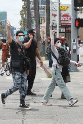Halsey - Protesting With Yungblud in Hollywood 06/02/2020