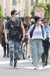 Halsey - Protesting With Yungblud in Hollywood 06/02/2020
