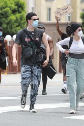 Halsey - Protesting With Yungblud in Hollywood 06/02/2020
