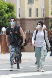 Halsey - Protesting With Yungblud in Hollywood 06/02/2020