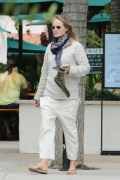 Helen Hunt Candids - Surfing in Hawaii 12/19/2017 • CelebMafia