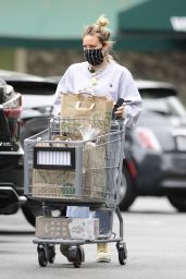 Hilary Duff - Whole Foods in Los Angeles 06/16/2020