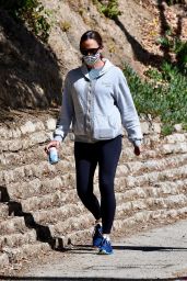 Jennifer Garner - Hike in LA 06/29/2020
