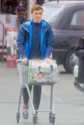 Jodie Comer - Shopping in Liverpool 06/16/2020