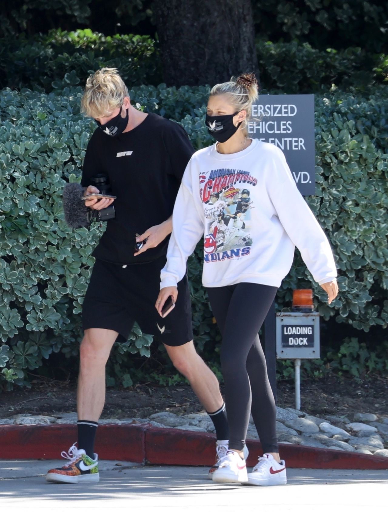 Josie Canseco and Logan Paul Heads to the Gym in Encino 06/25/2020 •  CelebMafia