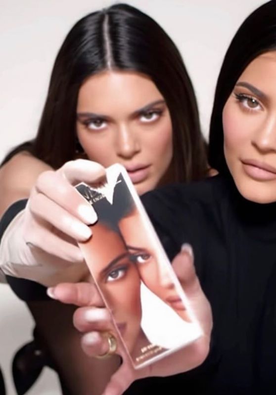 Kendall Jenner And Kylie Jenner - KENDALL X KYLIE 6.26 Kylie Cosmetics ...