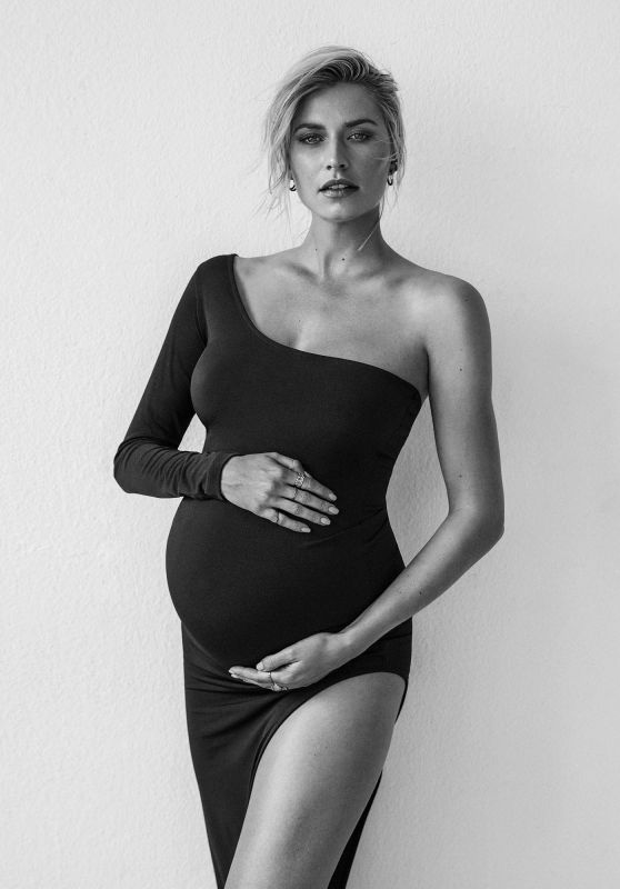 Lena Gercke Pregnant - Photohoot May 2020
