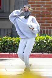 Madison Beer in Casual Outfit 06/16/2020
