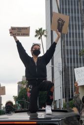 Madison Beer - Protesting in Hollywood 06/01/2020