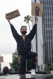 Madison Beer - Protesting in Hollywood 06/01/2020