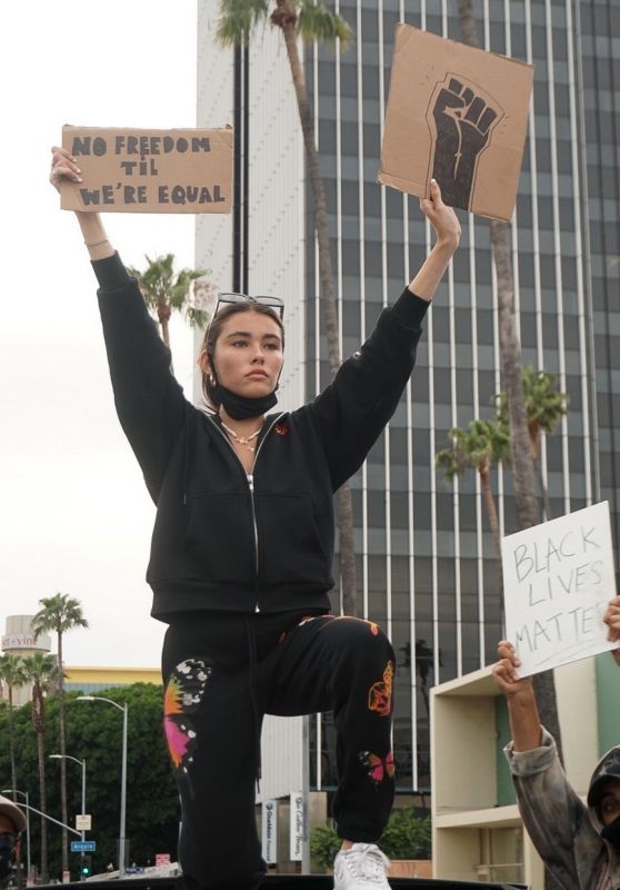 Madison Beer - Protesting in Hollywood 06/01/2020