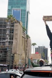 Madison Beer - Protesting in Hollywood 06/01/2020