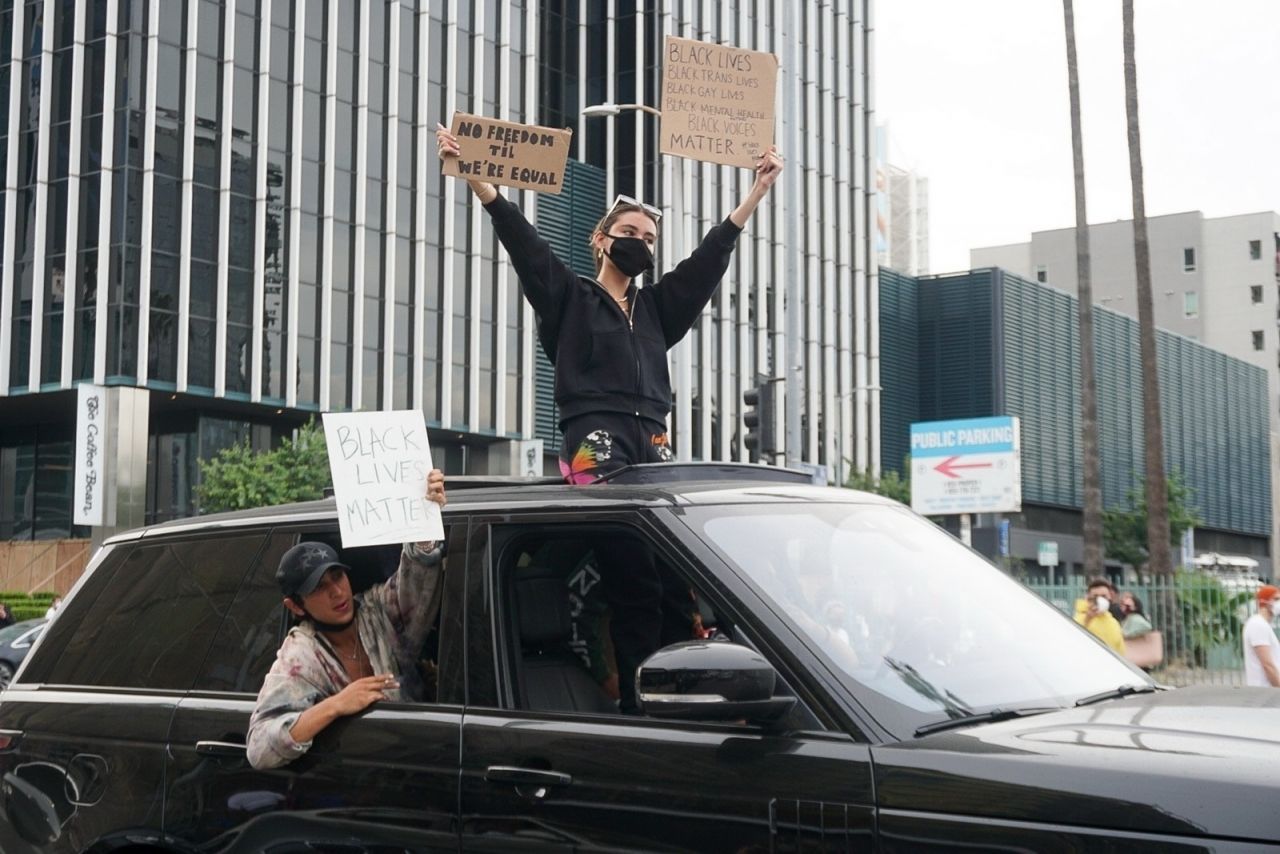 Madison Beer - Protesting in Hollywood 06/01/2020 • CelebMafia