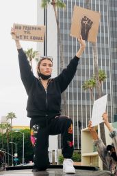 Madison Beer - Protesting in Hollywood 06/01/2020