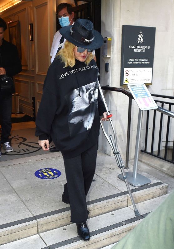 Madonna - Out in London 05/29/2020