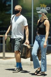 Miley Cyrus and Cody Simpson - Shopping For Groceries in Calabasas 06/09/2020