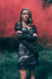 Paris Berelc – EGGIE Holiday Collection 2019 More Photos • CelebMafia