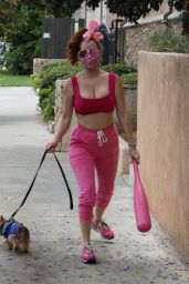 Phoebe Price in all Pink For a Workout 06/02/2020